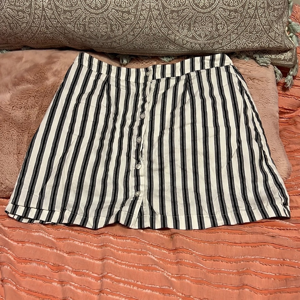 Charlotte Russe medium striped mini skirt